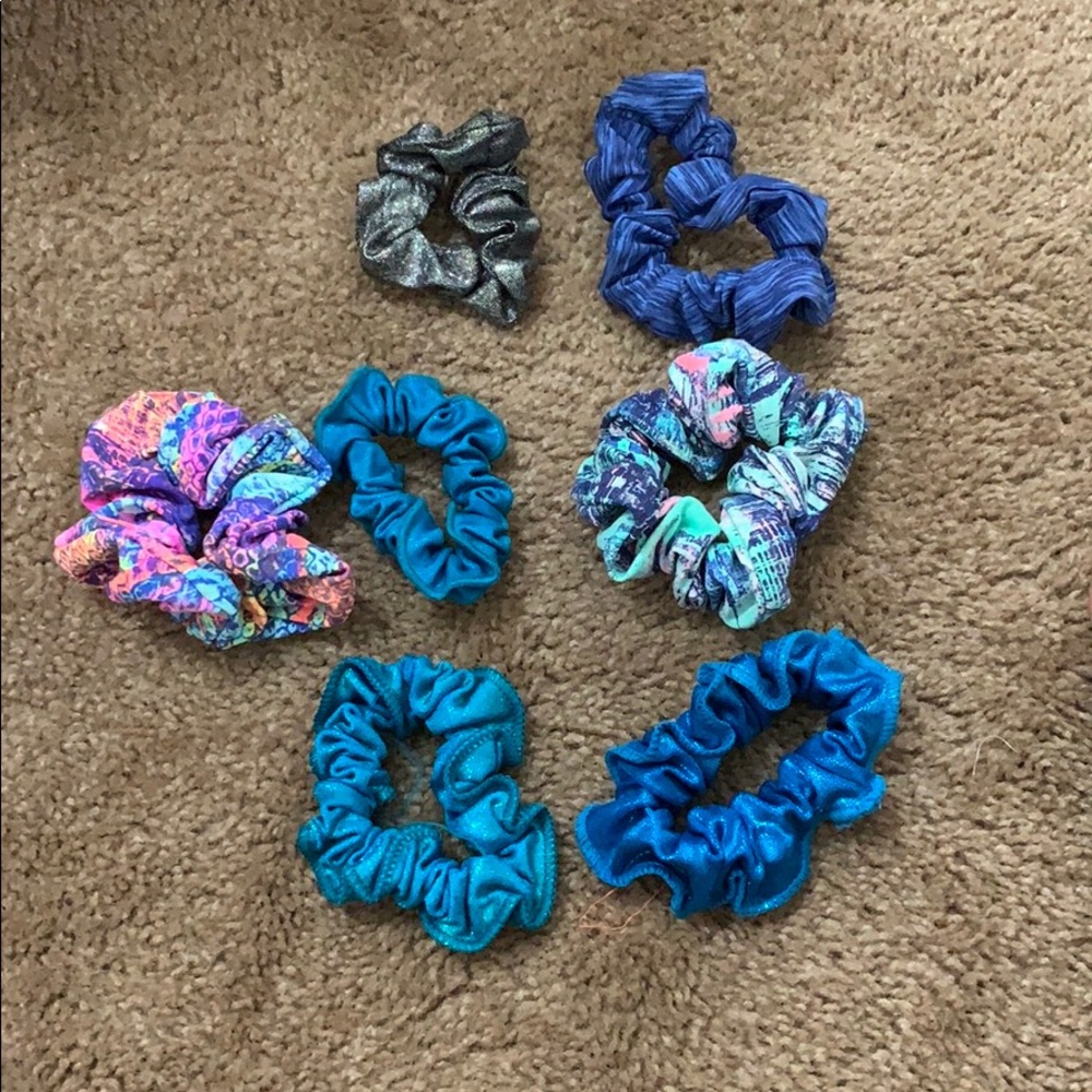 gym scrunchies